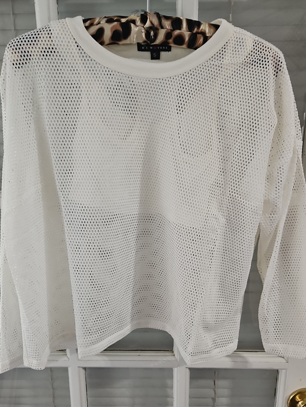 NWT Poof! Cream Mesh Long Sleeve Top. Sz Small